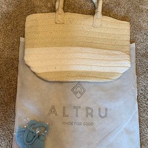 Altru straw bag NEW!